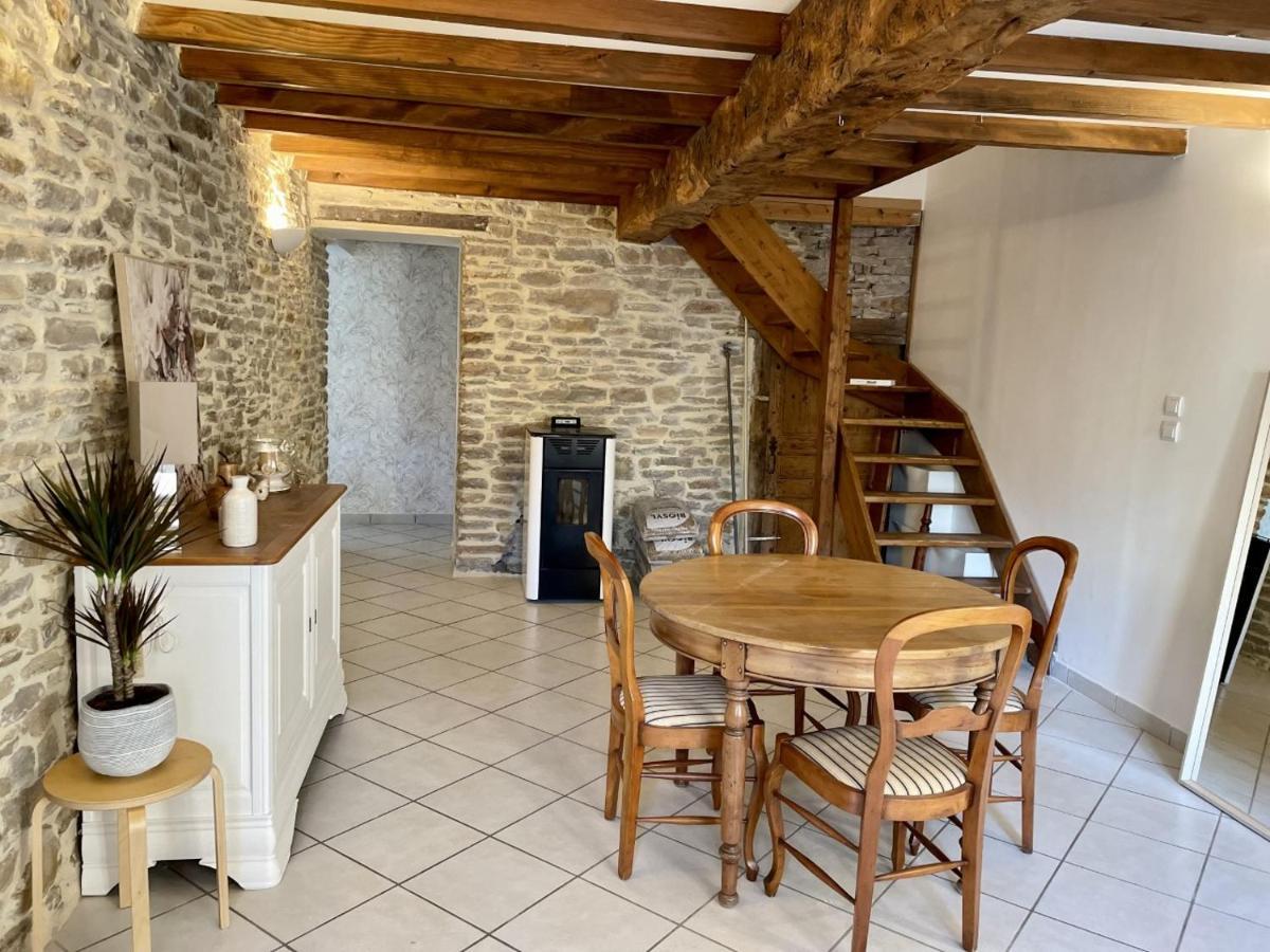 Les Glycines Vila Hieres-Sur-Amby Exterior foto