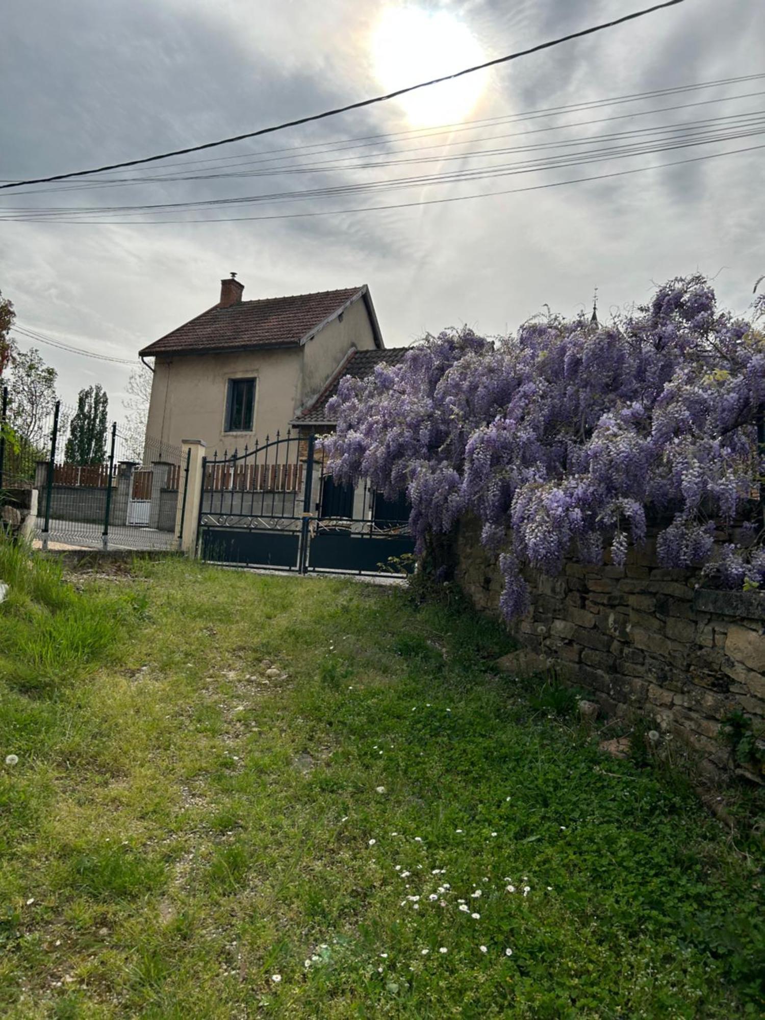 Les Glycines Vila Hieres-Sur-Amby Exterior foto