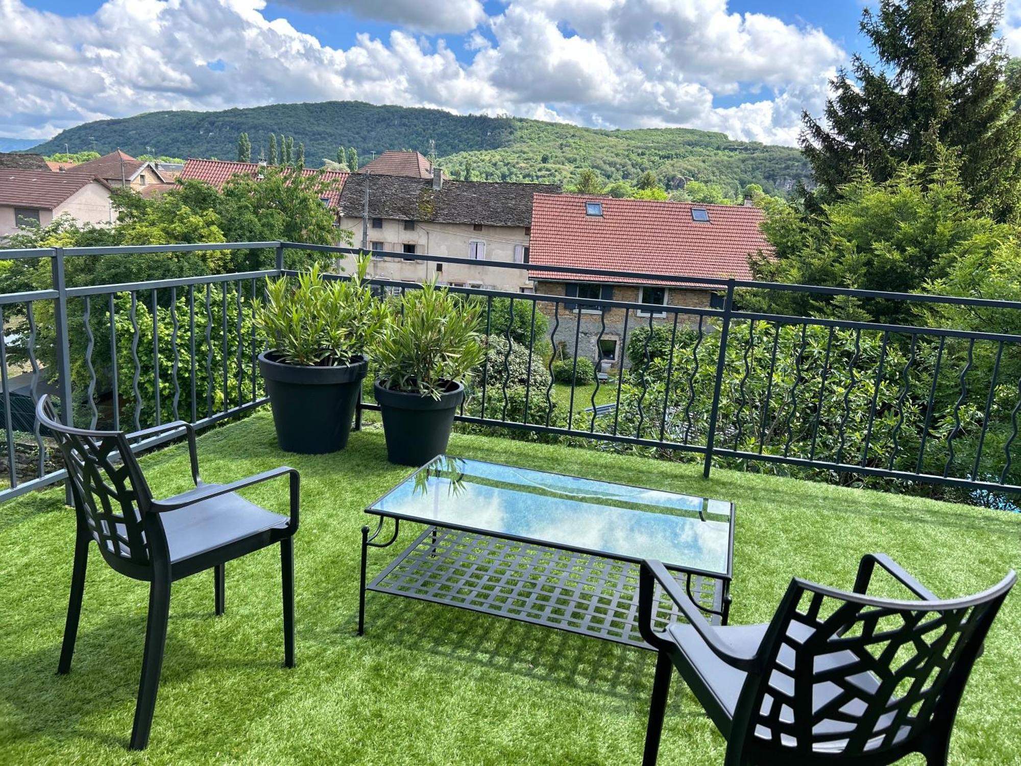 Les Glycines Vila Hieres-Sur-Amby Exterior foto